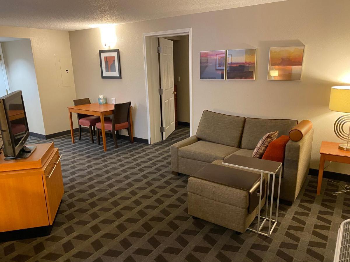 Mainstay Suites Middleburg Heights Cleveland Airport Dış mekan fotoğraf