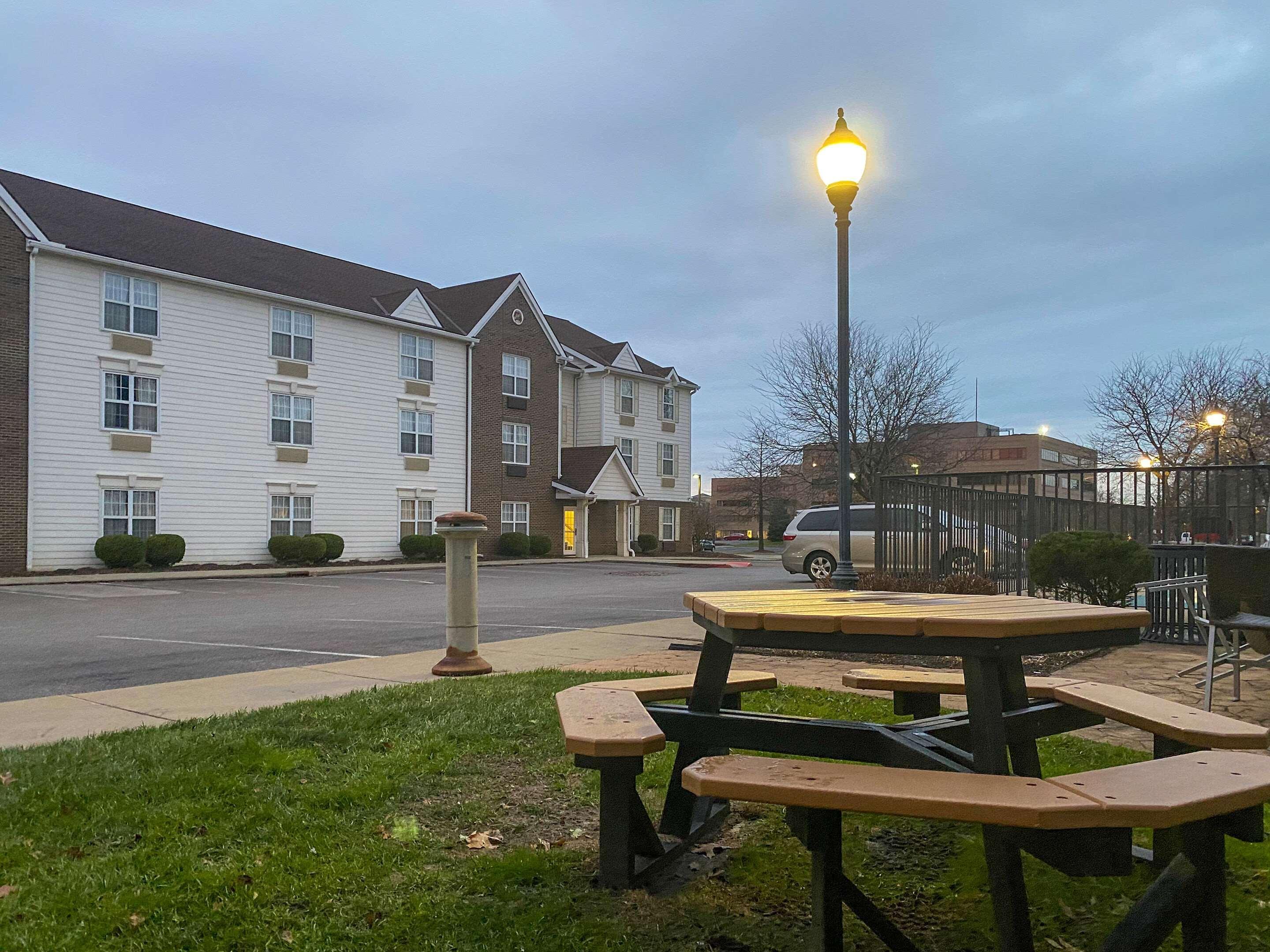Mainstay Suites Middleburg Heights Cleveland Airport Dış mekan fotoğraf