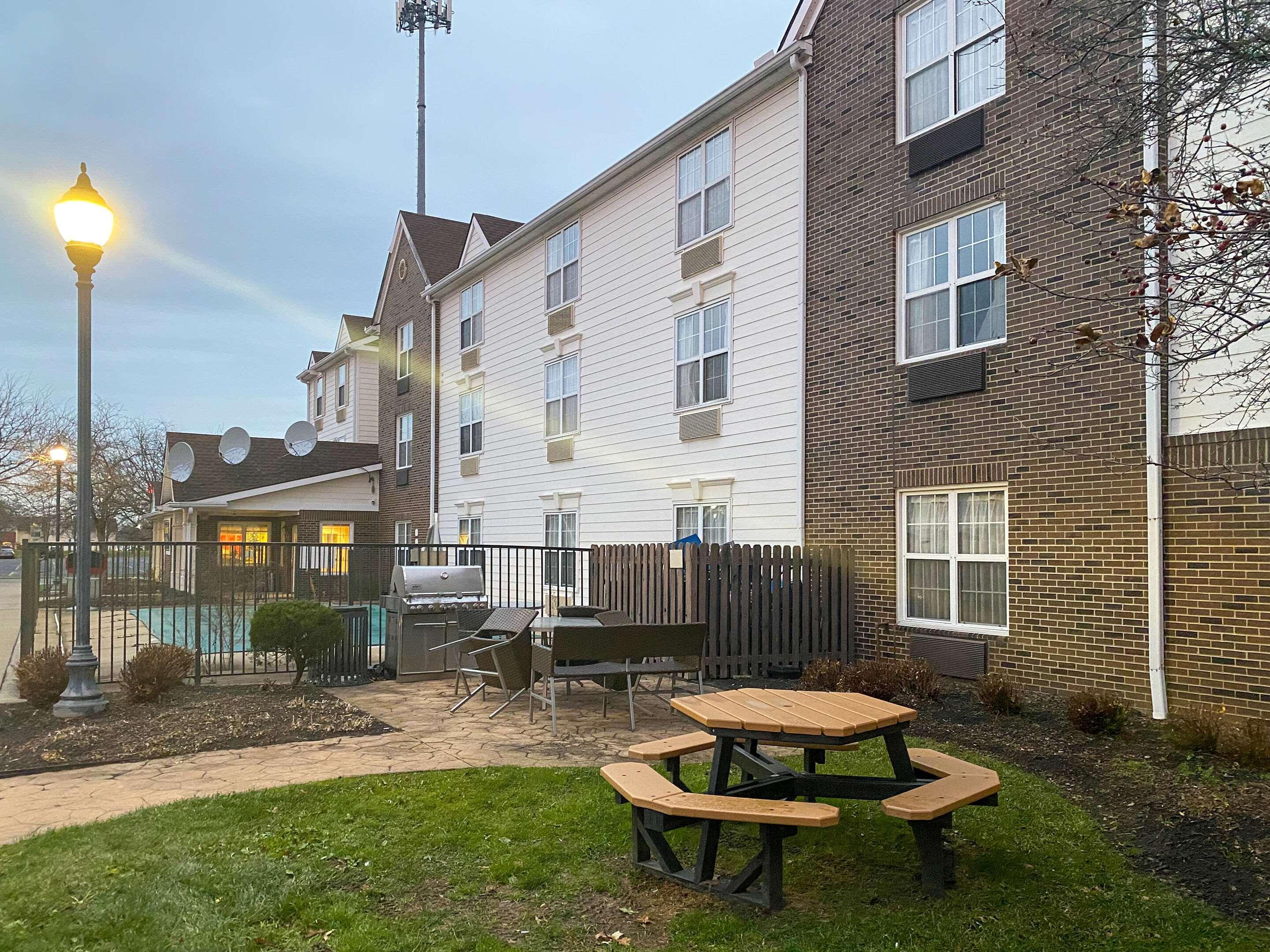 Mainstay Suites Middleburg Heights Cleveland Airport Dış mekan fotoğraf