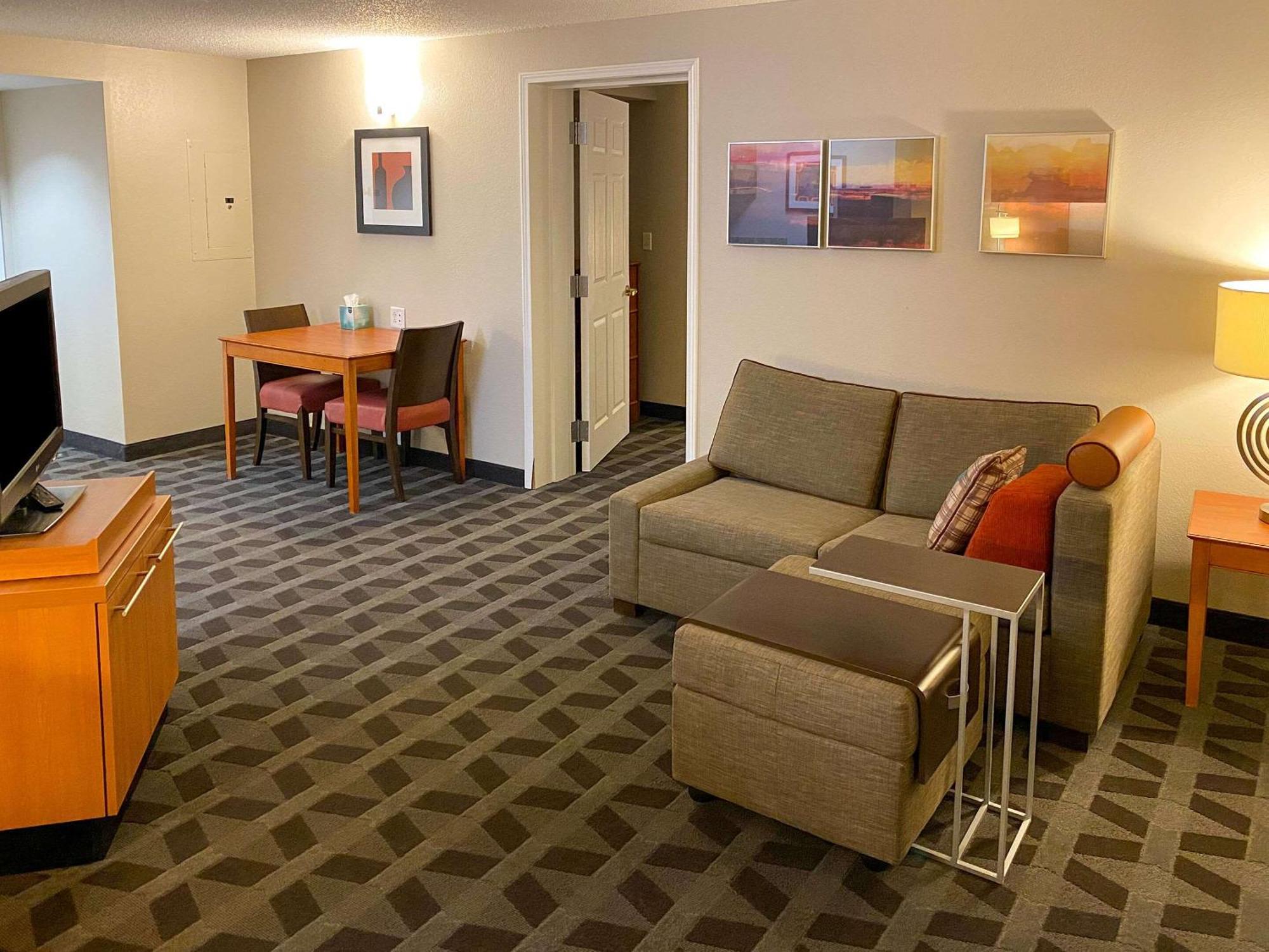 Mainstay Suites Middleburg Heights Cleveland Airport Dış mekan fotoğraf